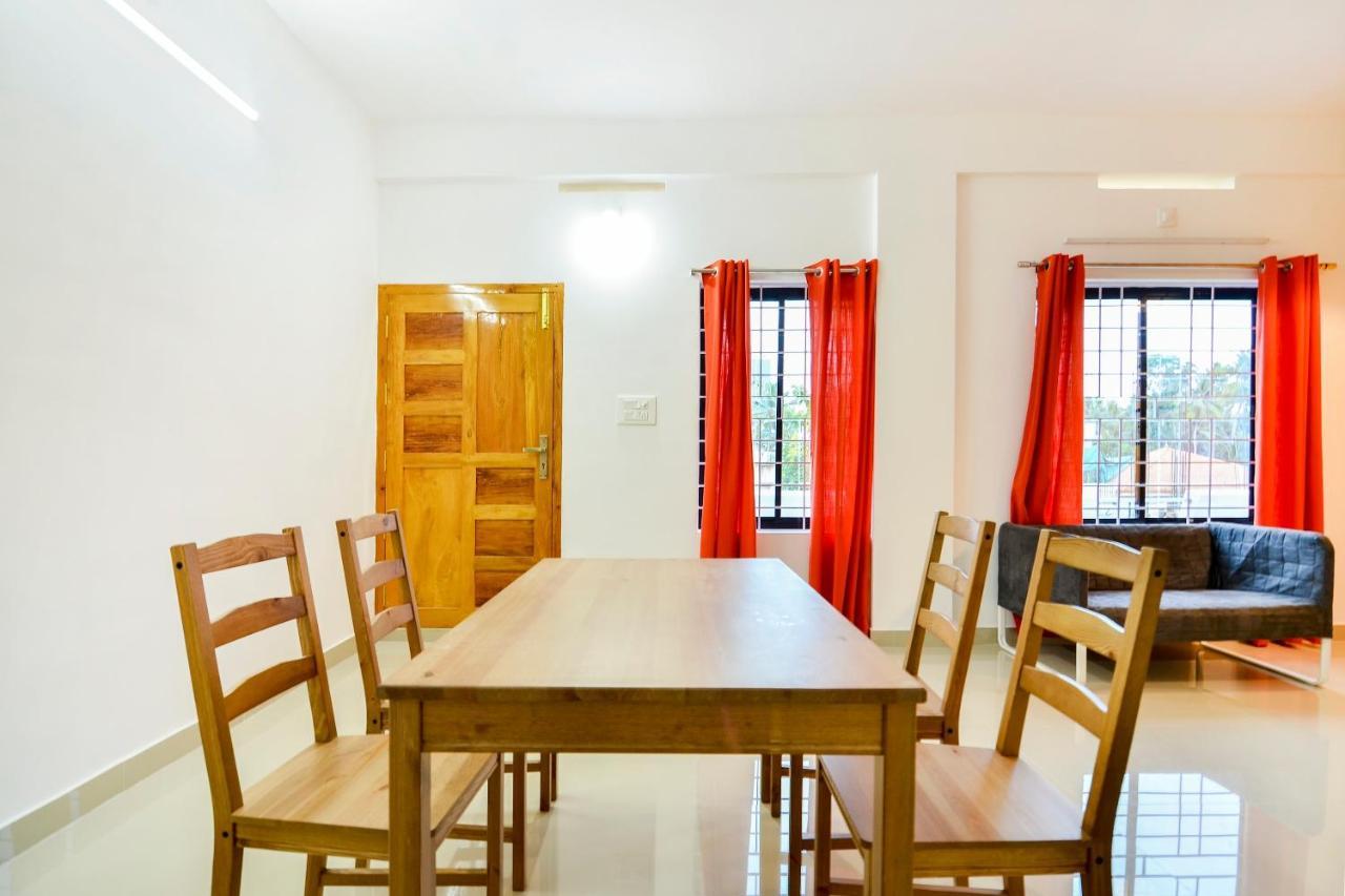 Oyo Home 81801 Akash Villa Trippapur 외부 사진